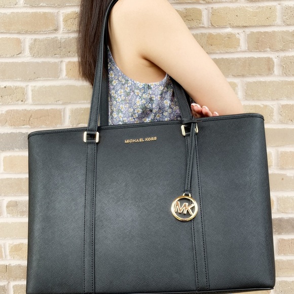 Michael Kors Large Tote &Wallet SET - Picture 4 of 8